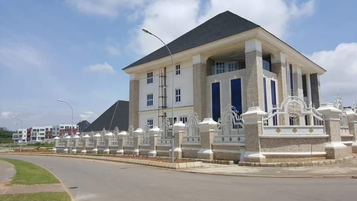 A well - built brand new 7 bedroom Mansion & separate BQ Apartment, situates @Cadastral Zone A09 Guzape - Asokoro Abuja FCT, is available for sale.