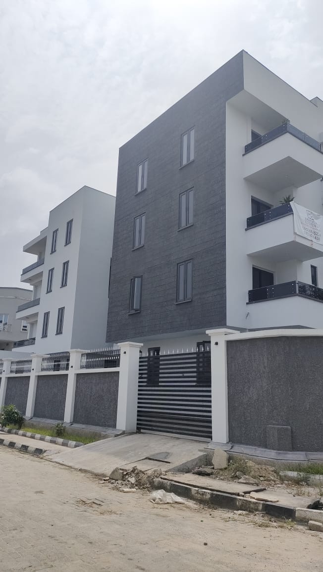A WELL DEVELOPED FIVE (5) BEDROOM MAISONETTE WITH SWIMMING POOL & ELEVATOR